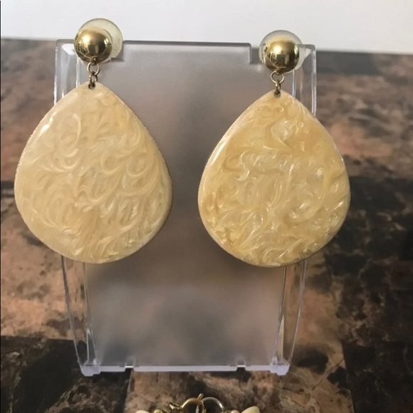 Estate Piece Vintage Necklace, Bracelet, Pierced Earring Set - Picture 3 of 3